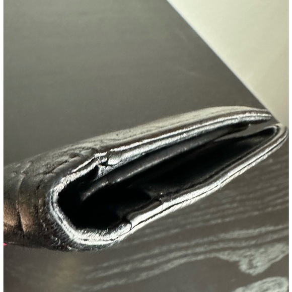 EUC Chanel Camelia wallet- no wear on edges- black. - Picture 8 of 10